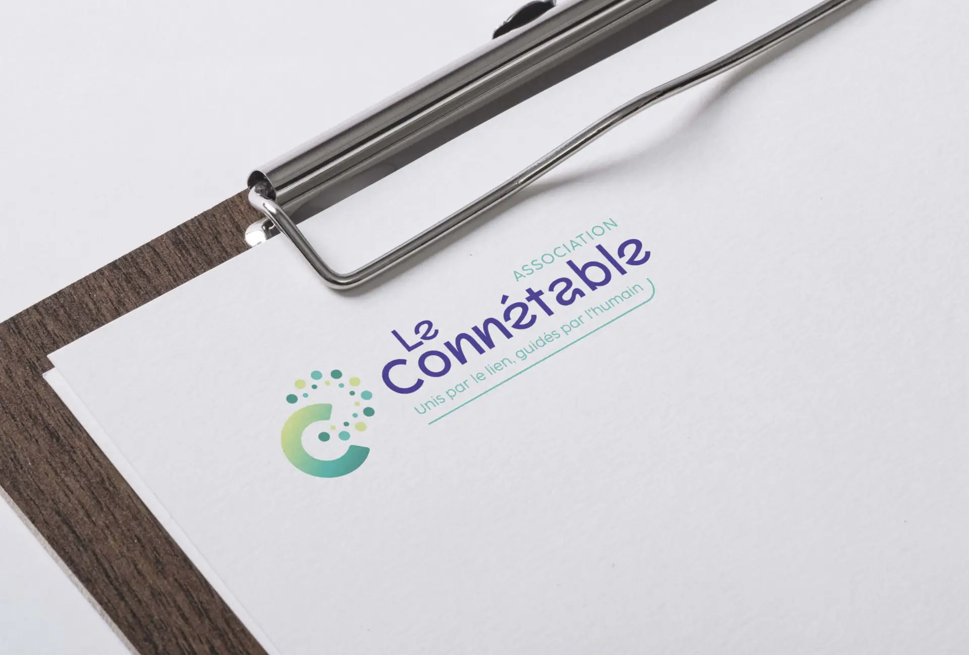 Association Le Connétable, refonte de l'identité visuelle et du site internet, et accompagnement sur la page Instagram et Facebook, réseaux sociaux, par l'agence de communication Shebam, à Dinan Taden, Bretagne